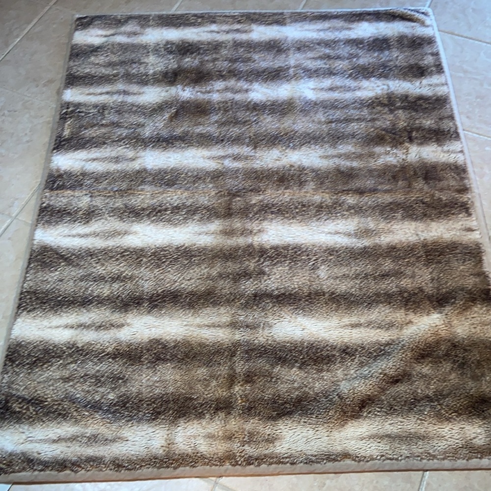 Pottery Barn Brown Ombre Faux Animal Fur Throw Blanket